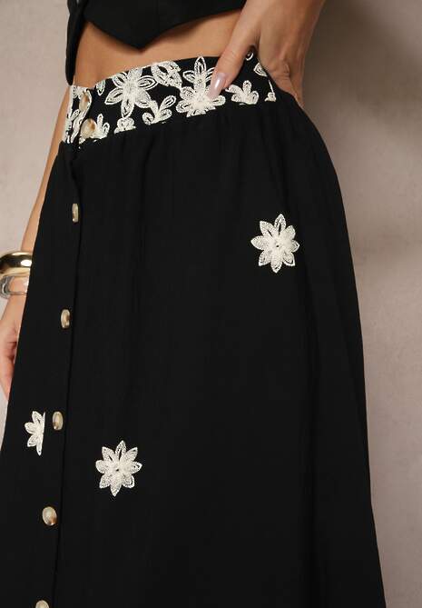 Czarna Rozkloszowana Spódnica z Lnu i Wiskozy Zdobiona Haftem i Guzikami Redira
