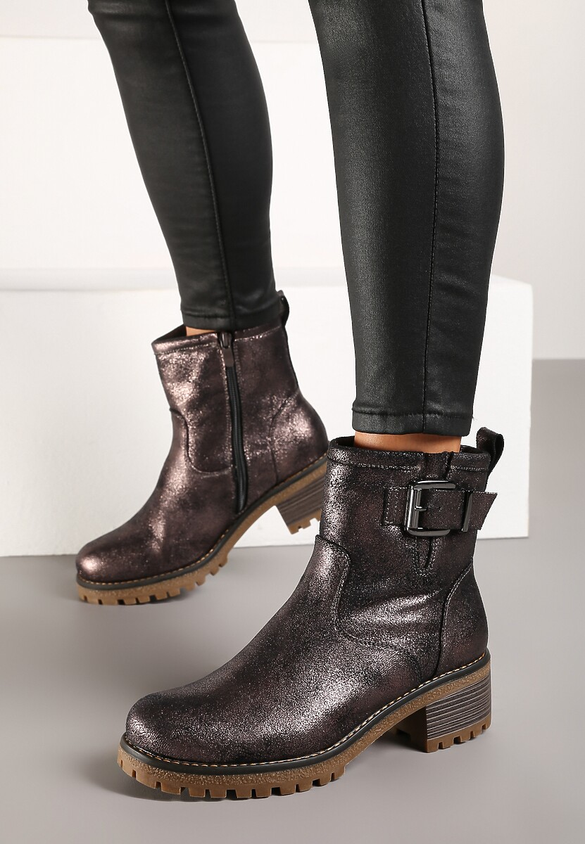 Brązowo-Złote Botki na Obcasie z Metalicznym Połyskiem i Ozdobną Klamerką Besaltia