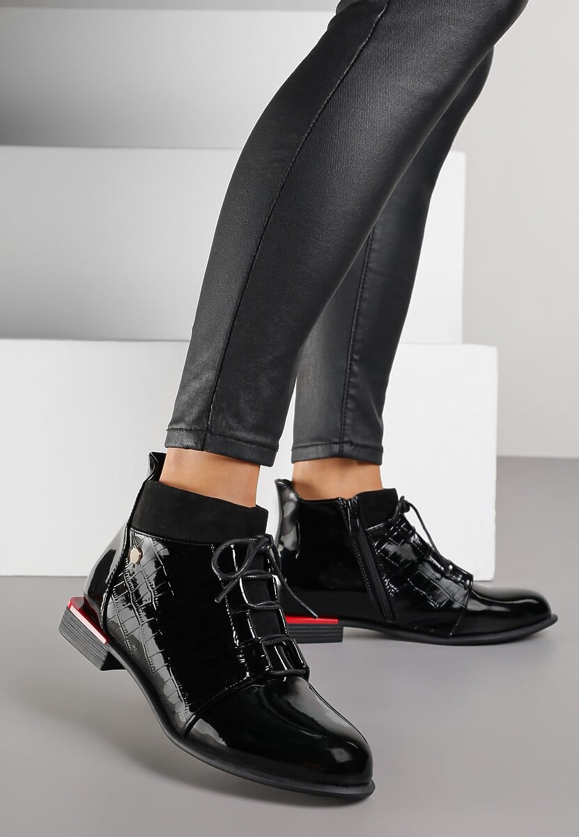 Czarne Botki Vices ze Sznurowaną Cholewką Uzvila