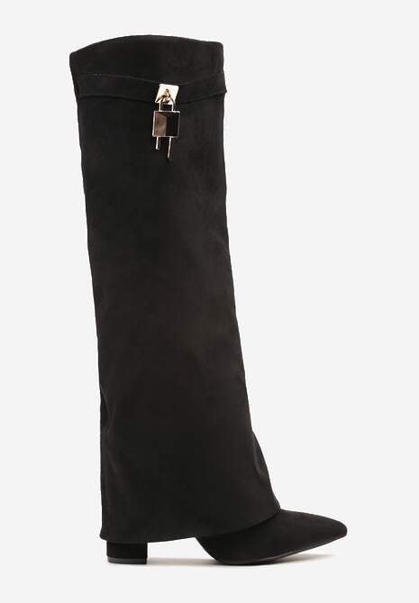 Czarne Kozaki na Słupku Ozdobione Metaliczną Kłódką i Wywiniętą Cholewką Lattorea