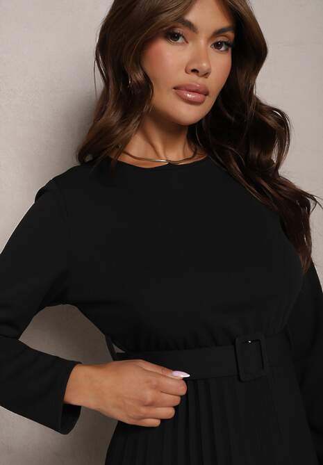 Czarna Plisowana Sukienka Midi z Paskiem w Talii Pailomena