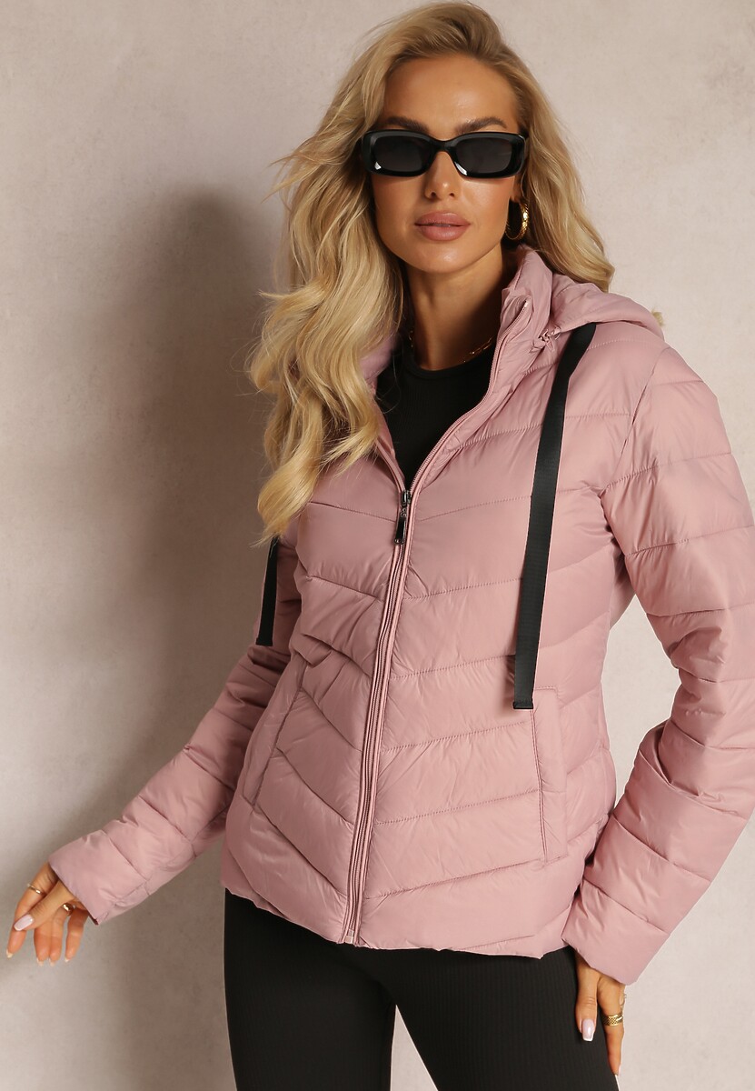 Różowa Jednolita Kurtka z Pikowaniem Kieszeniami i Suwakiem oraz Kapturem Sassana