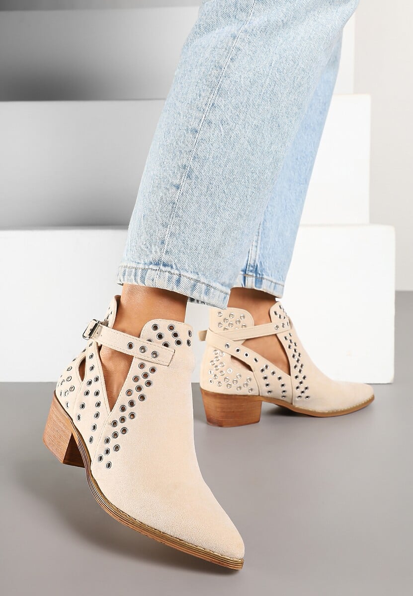 Beżowe Botki Kowbojki na Słupku Ozdobione Nitami i Wycięciem Eleawena