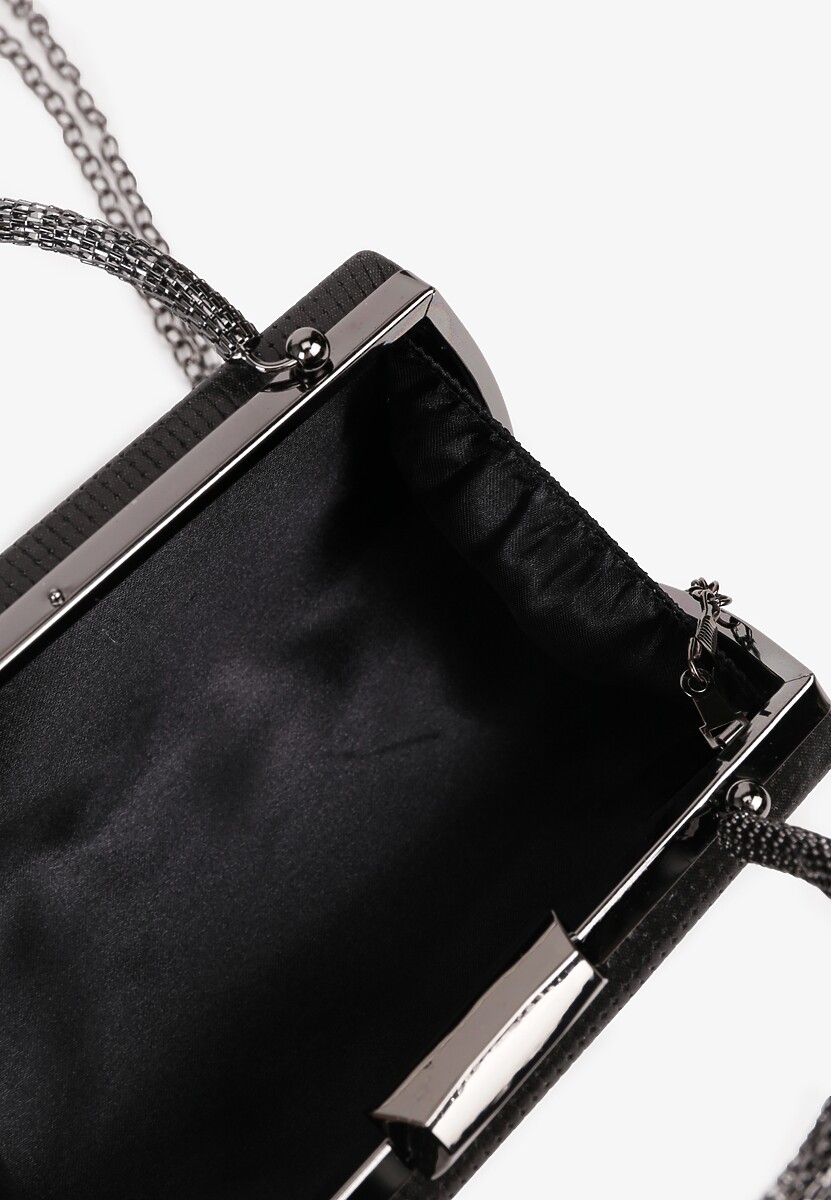 Czarna Kopertówka Torebka na Ramię z Łańcuszkiem i Metaliczną Rączką Ulaggia