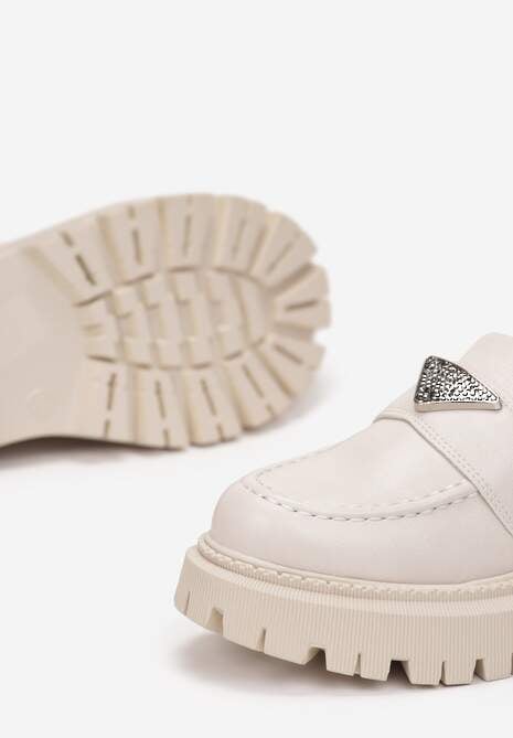 Beżowe Mokasyny na Grubej Podeszwie z Metalową Ozdobą w Cyrkonie Venifa