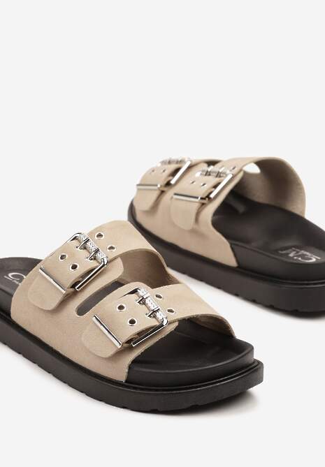 Beżowe Klapki Ozdobione Klamrami Vellevia