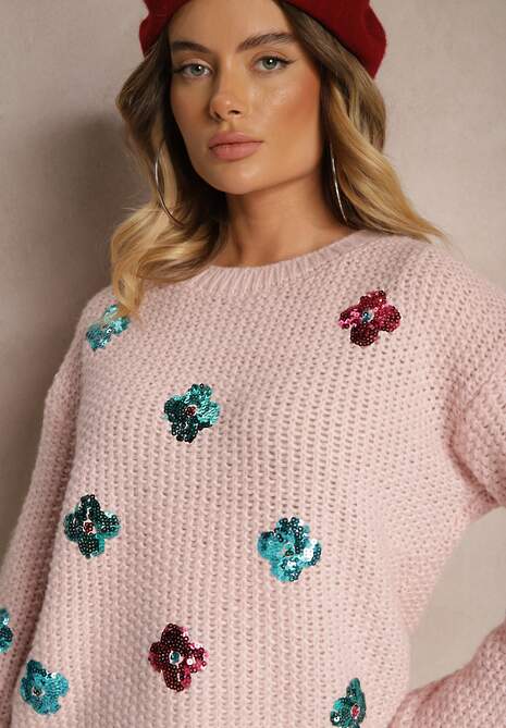 Jasnoróżowy Sweter z Wiskozą Zdobiony Cekinowymi Aplikacjami z Kwiatami Edalora