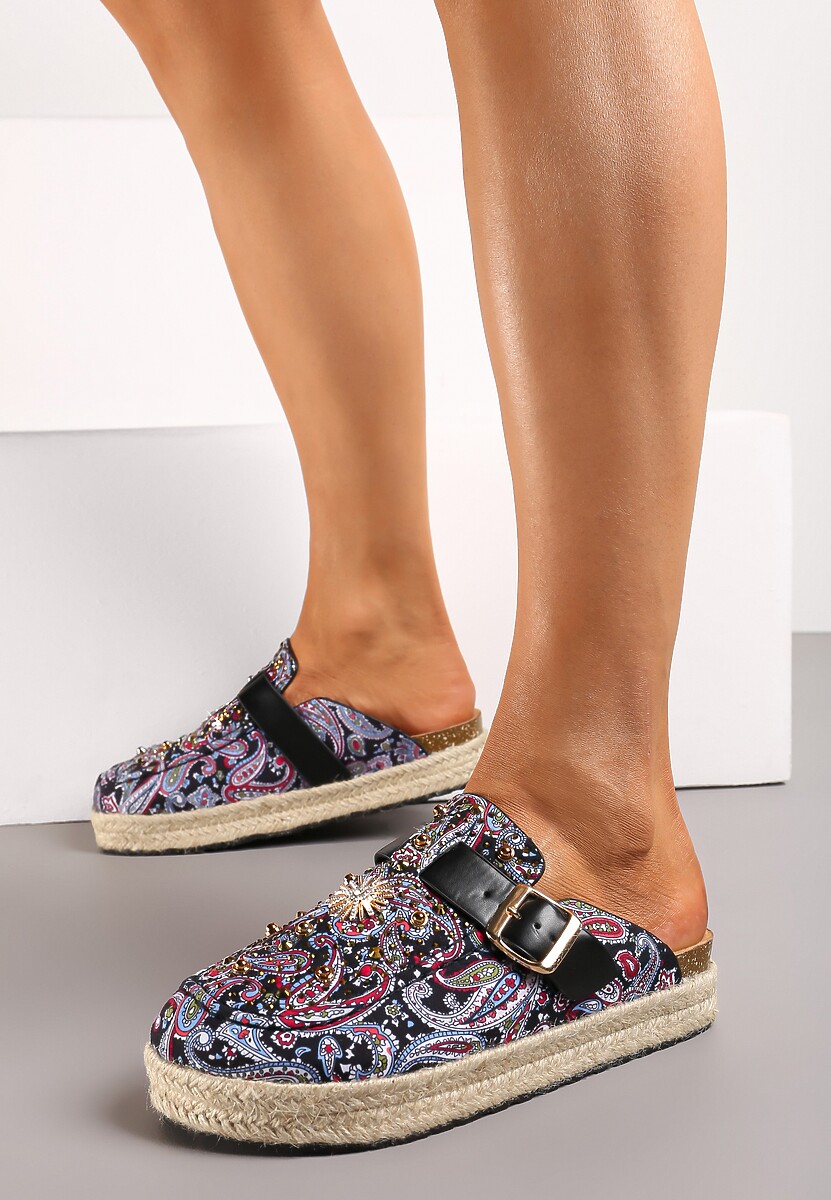 Zielone Klapki z Ekozamszu z Oryginalnym Wzorem i Klamrą Nirable