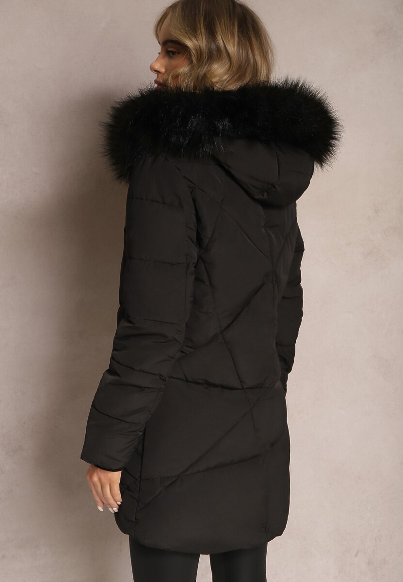 Czarna Kurtka Przed Kolano z Ozdobnym Pikowaniem i Kapturem z Futerkiem Fiorino