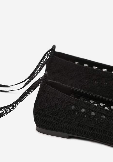 Czarne Balerinki Vices z Szydełkową Cholewką i Wiązaniem Wokół Kostki Ernelia