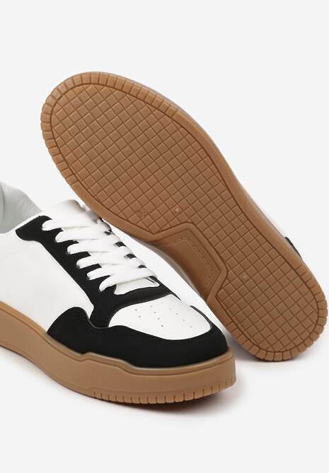 Czarne Casualowe Sneakersy na Płaskiej Podeszwie z Perforacją Theneria