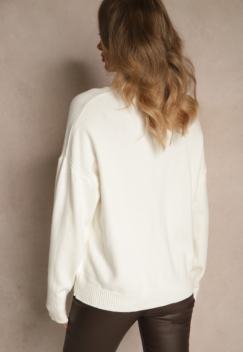 Biały Gładki Golf Zdobiony Guzikami przy Dekolcie Rallessa