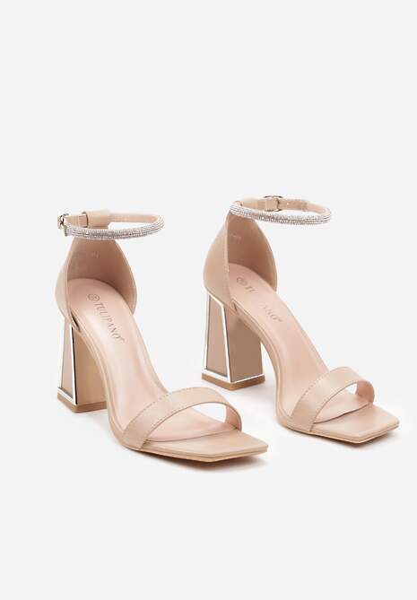 Beżowe Sandały na Słupku z Metaliczną Wstawką i Cyrkoniami Xiramla