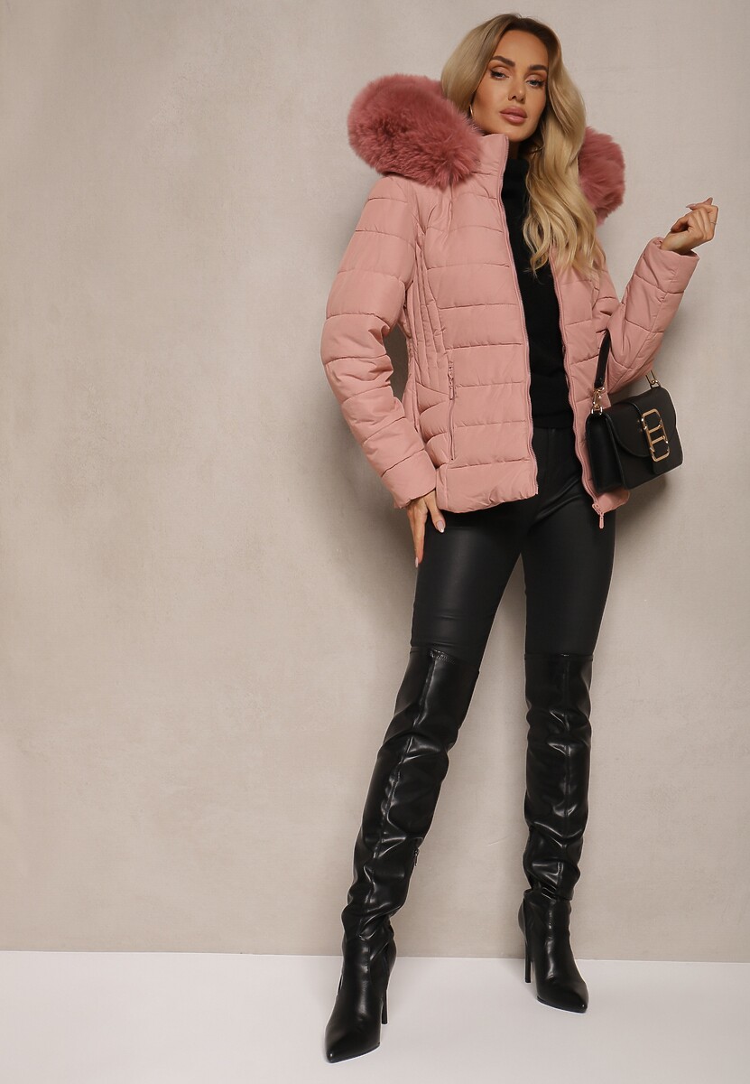 Ciemnoróżowa Taliowana Kurtka Pikowana z Odpinanym Kapturem z Futrem Mocno Ocieplana Lizzitte