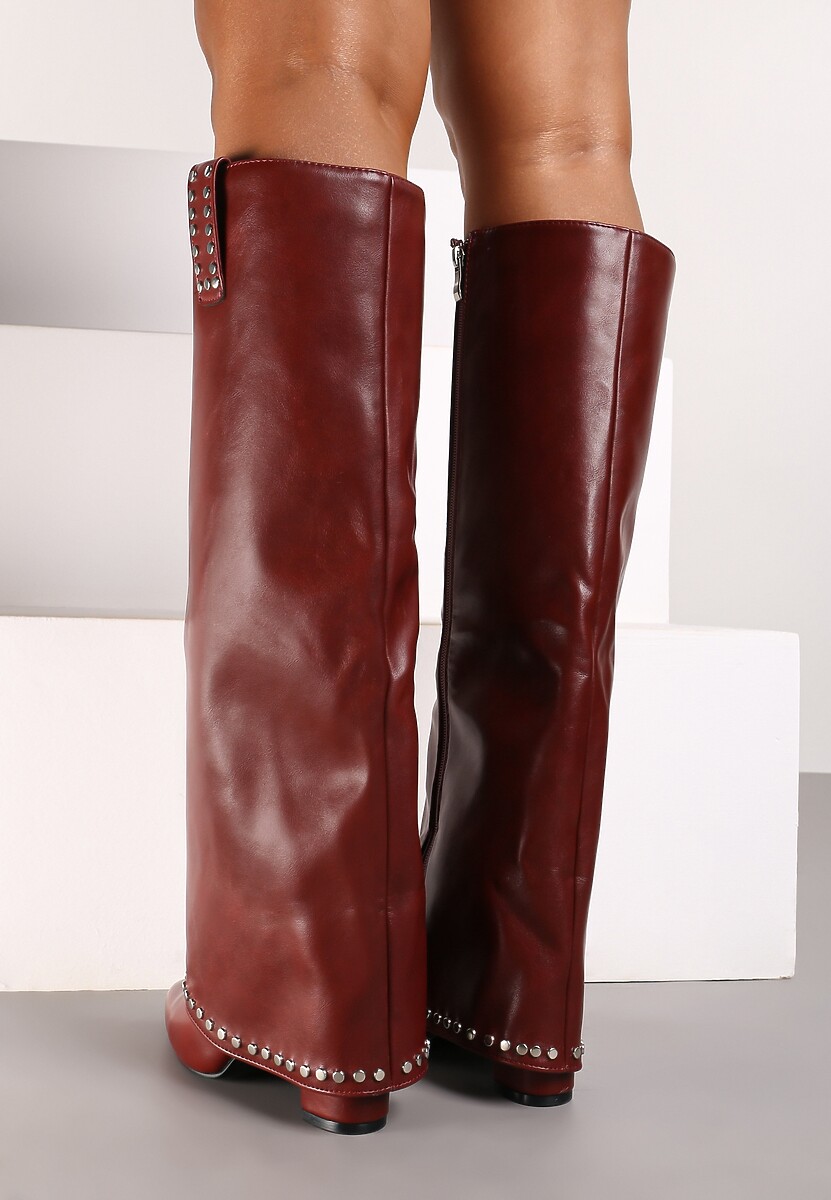 Bordowe Kozaki na Słupku Ozdobione Nitami i Wywiniętą Cholewką Verien