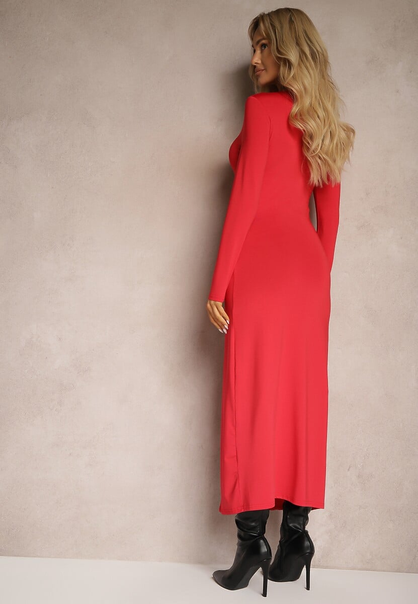Czerwona Sukienka o Taliowanym Kroju z Asymetrycznie Wyciętym Dekolem i Rozcięciem Sairel