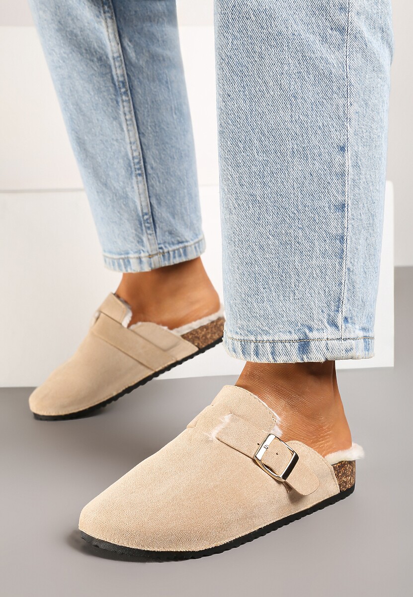 Beżowe Kapcie na Płaskiej Podeszwie Ozdobione  Paskiem z Klamrą Ninnithra