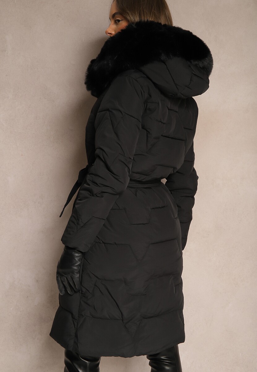 Czarna Kurtka z Pikowanymi Przeszyciami i Kapturem z Futerkiem Wiązana w Pasie Attelisse