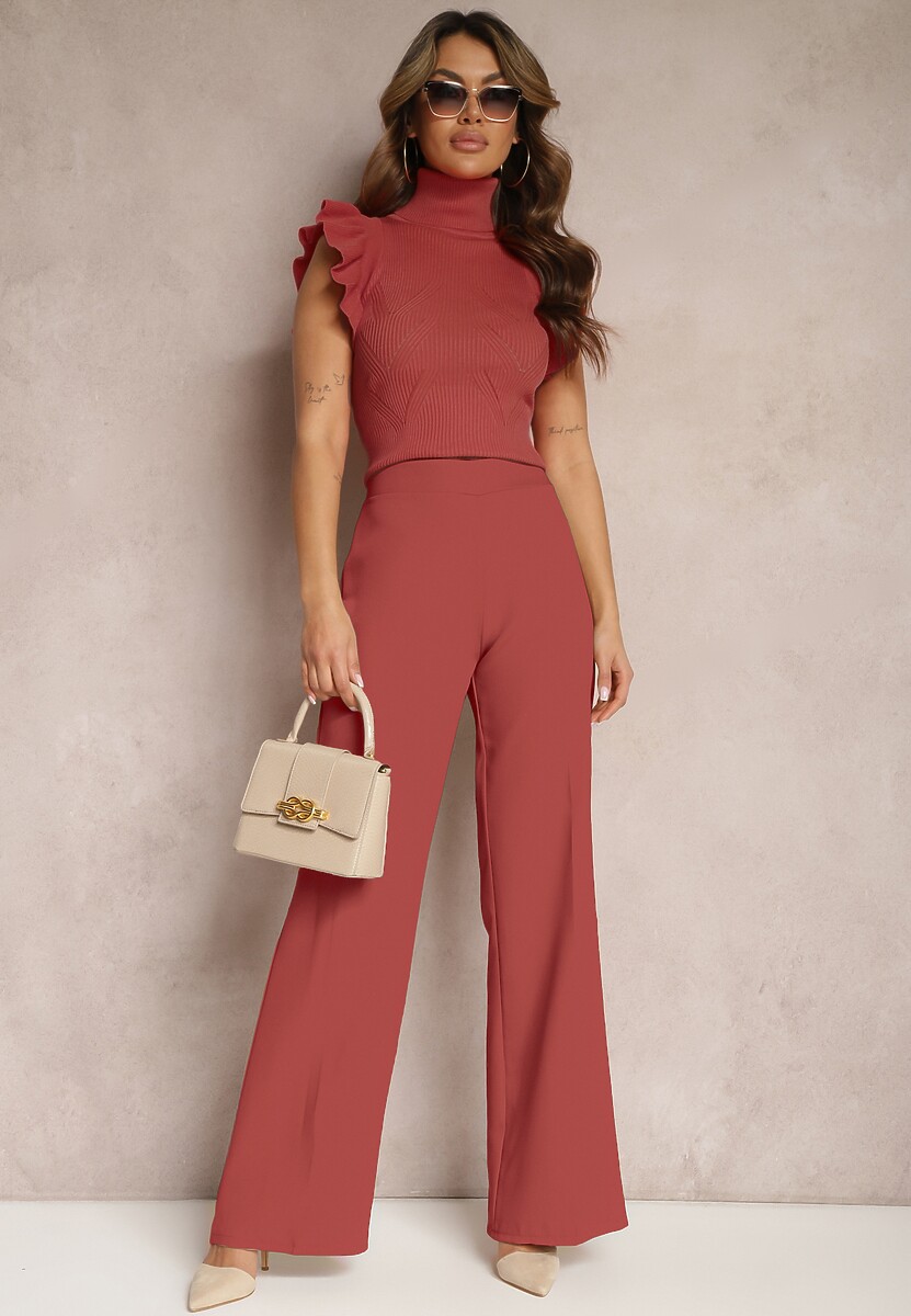 Bordowy Golf Top w Prążki z Falbanką Wokół Ramion Kelissa