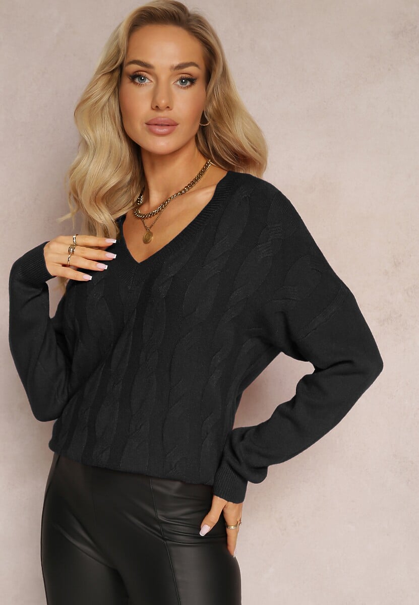 Czarny Sweter o Klasycznym Fasonie z Dekoltem V Ezechiele