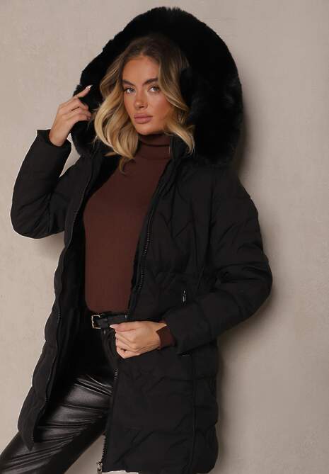 Czarna Zimowa Kurtka Pikowana z Kapturem z Futrem i Kieszeniami Salianna