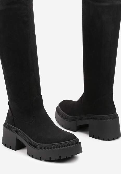 Czarne Długie Kozaki z Elastyczną Cholewką na Grubej Tłoczonej Podeszwie Hantrine
