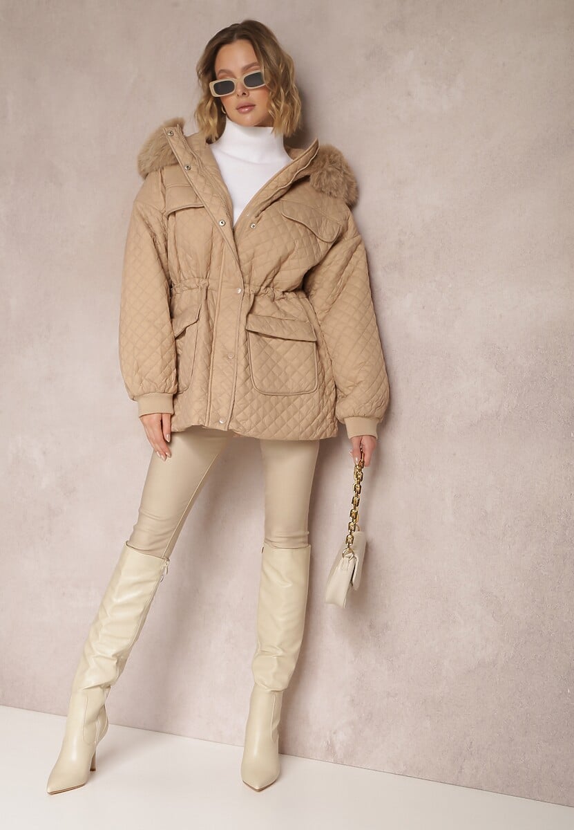 Beżowa Kurtka z Futrzanym Kapturem i Drobnym Pikowaniem Obtashe