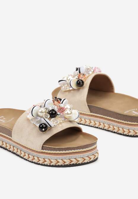 Beżowe Klapki na Płaskiej Podeszwie z Plecionki z Ozdobnymi Koralikami i Cyrkoniami Gnamlia