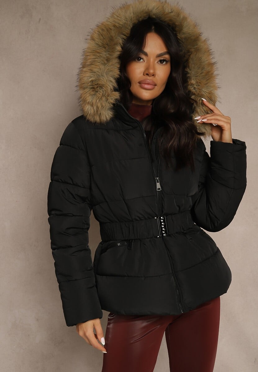 Ciemnozielona Kurtka Pikowana z Nieodpinanym Kapturem Futerkiem i Paskiem Retelda