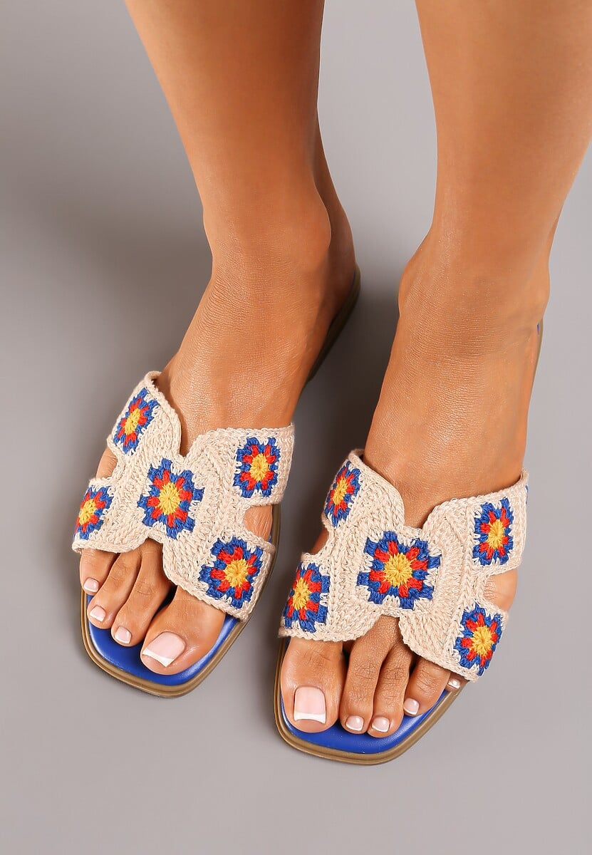 Niebieskie Klapki Ozdobione Haftowanymi Kwiatami Reviala