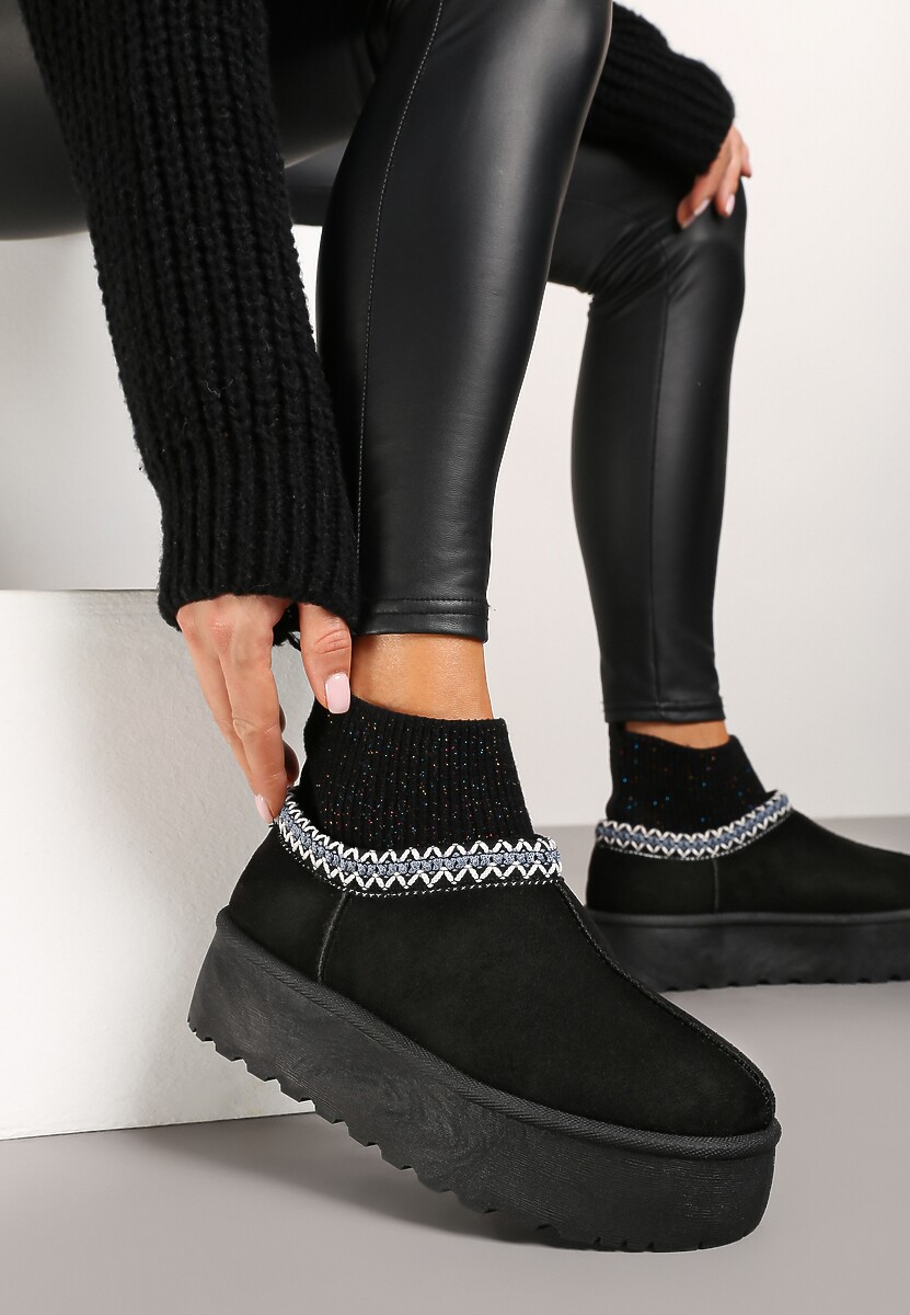 Czarne Śniegowce na Platformie Ozdobione Haftem i Elastyczną Cholewką Izaleen