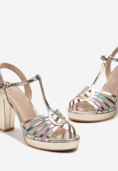 Złote Sandały z Kompozycją z Cienkich Pasków na Słupku Olipasa