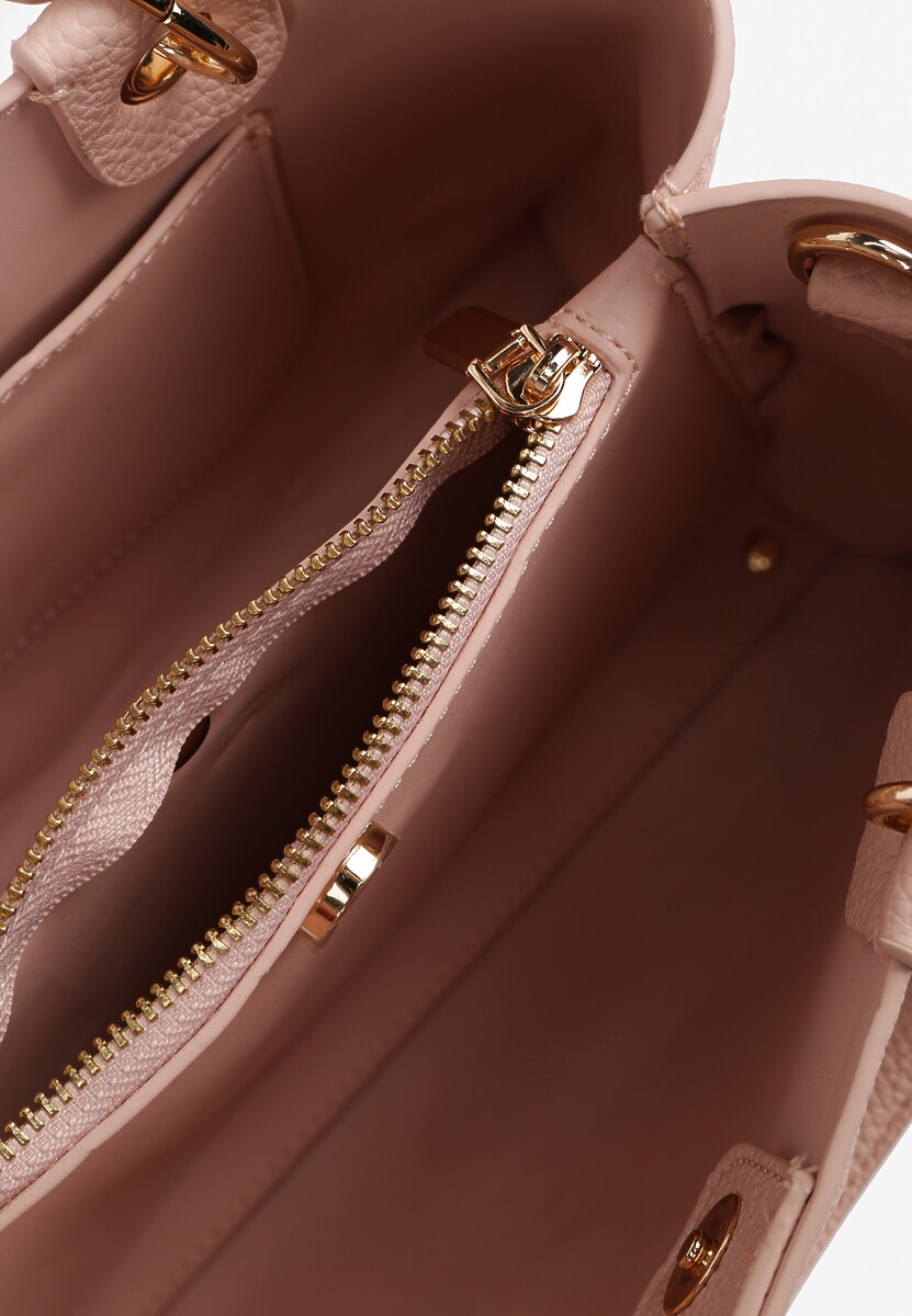 Różowa Torebka z Biżuteryjnym Łańcuszkiem i Rączką Erilaya