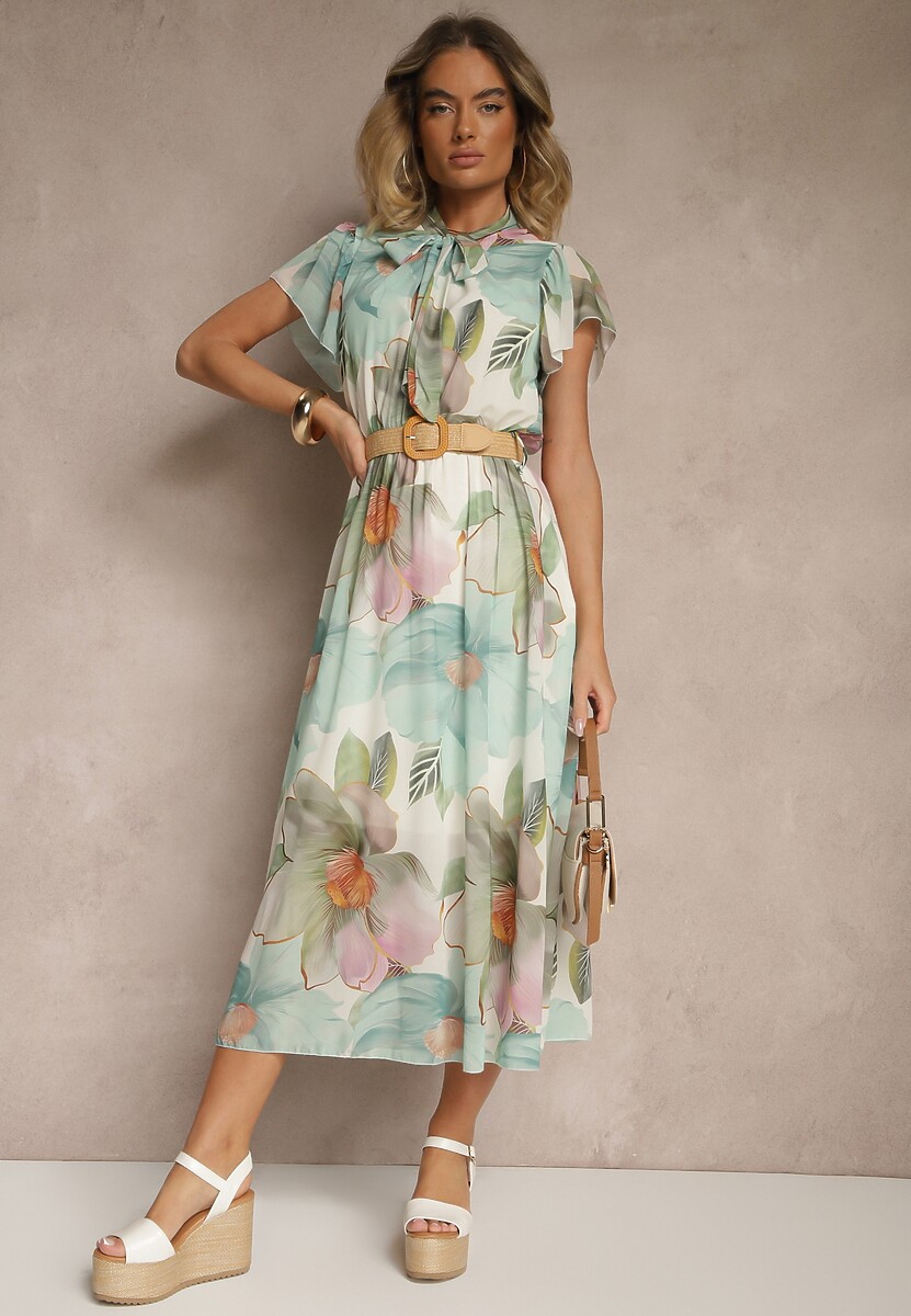 Jasnozielona Rozkloszowana Sukienka Zdobiona Wiązaniem i Paskiem z Klamrą Sorisse