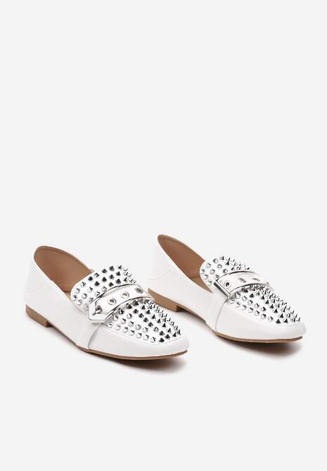 Białe Płaskie Mokasyny Ozdobione Ćwiekami na Kwadratowym Nosku Rosagold