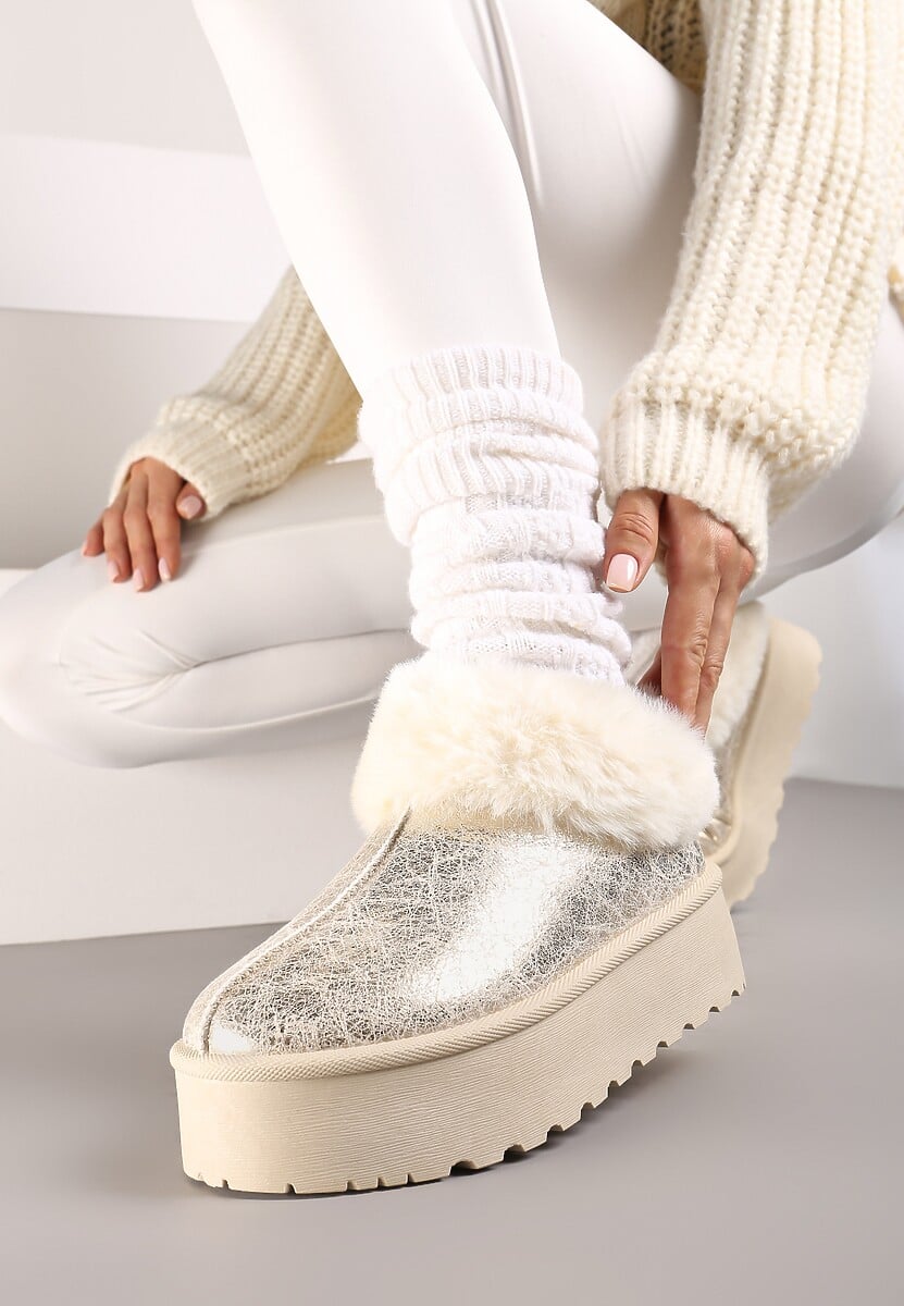 Srebrne Krótkie Śniegowce Wsuwane na Grubej Podeszwie Ozdobione Futerkiem Azida