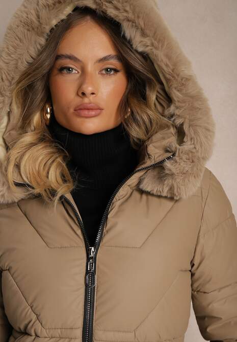 Beżowa Zimowa Kurtka Pikowana Ozdobiona Futrzanym Kołnierzem Elladriel