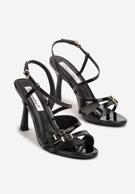 Czarne Sandały na Obcasie Zdobione Skośnym Paskiem i Klamerkami Mallunea