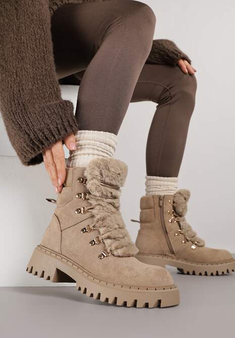 Ciemnobeżowe Traperki z Imitacji Zamszu ze Sznurowaniem i Futerkiem Cynthara