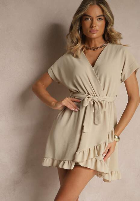 Beżowa Sukienka o Rozkloszowanym Kroju z Paskiem i Falbanami Addea