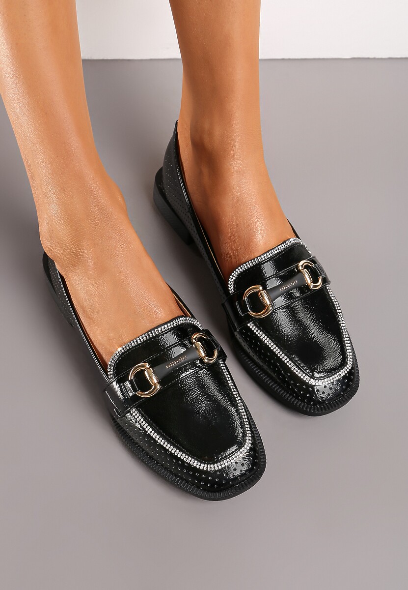 Czarne Półbuty w Stylu Loafersów z Perforacją Drobnymi Cyrkoniami i Klamrą Keryth