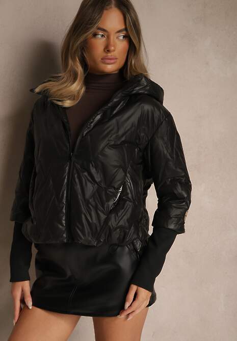 Czarna Pikowana Kurtka o Pudełkowym Fasonie z Warstwowymi Rękawami Liotire