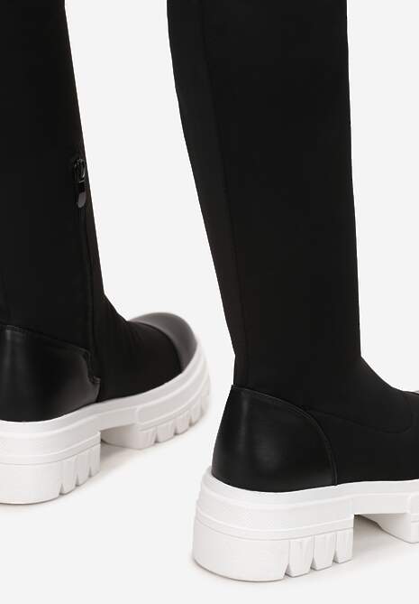Czarno-Białe Kozaki z Dopasowaną Cholewką na Grubej Podeszwie Gode