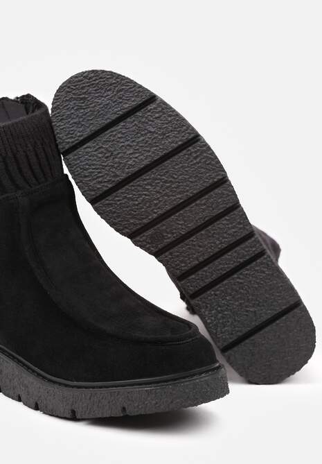 Czarne Ekozamszowe Botki z Prążkowaną Dopasowaną Cholewką na Niskim Koturnie Manzina