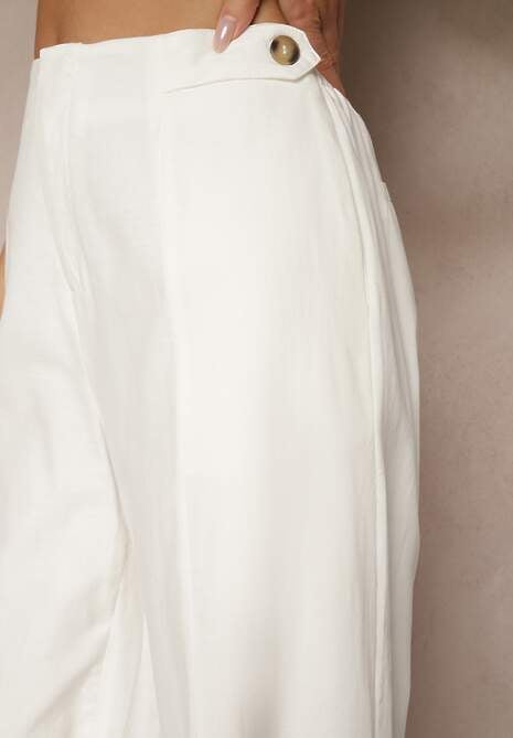 Białe Spodnie z Bawełną i Wiskozą o Szerokim Kroju z Imitacją Kieszeni Divlene