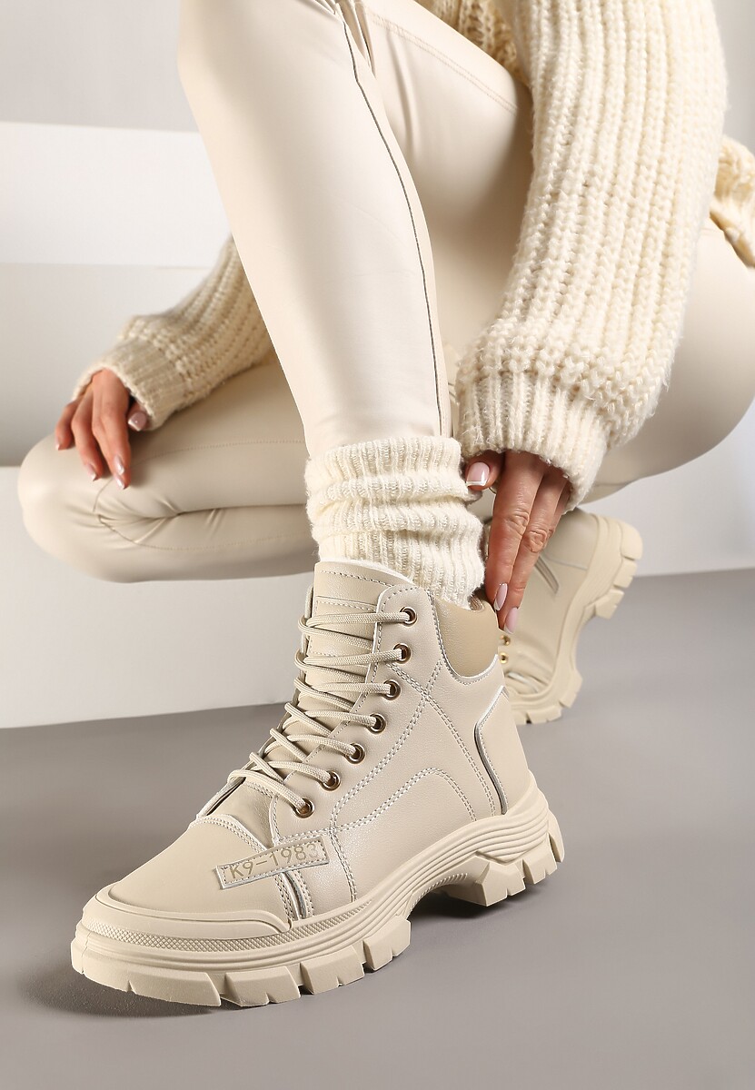 Beżowe Traperki na Grubej Podeszwie ze Żłobieniami Ocieplane Futrem Leannara