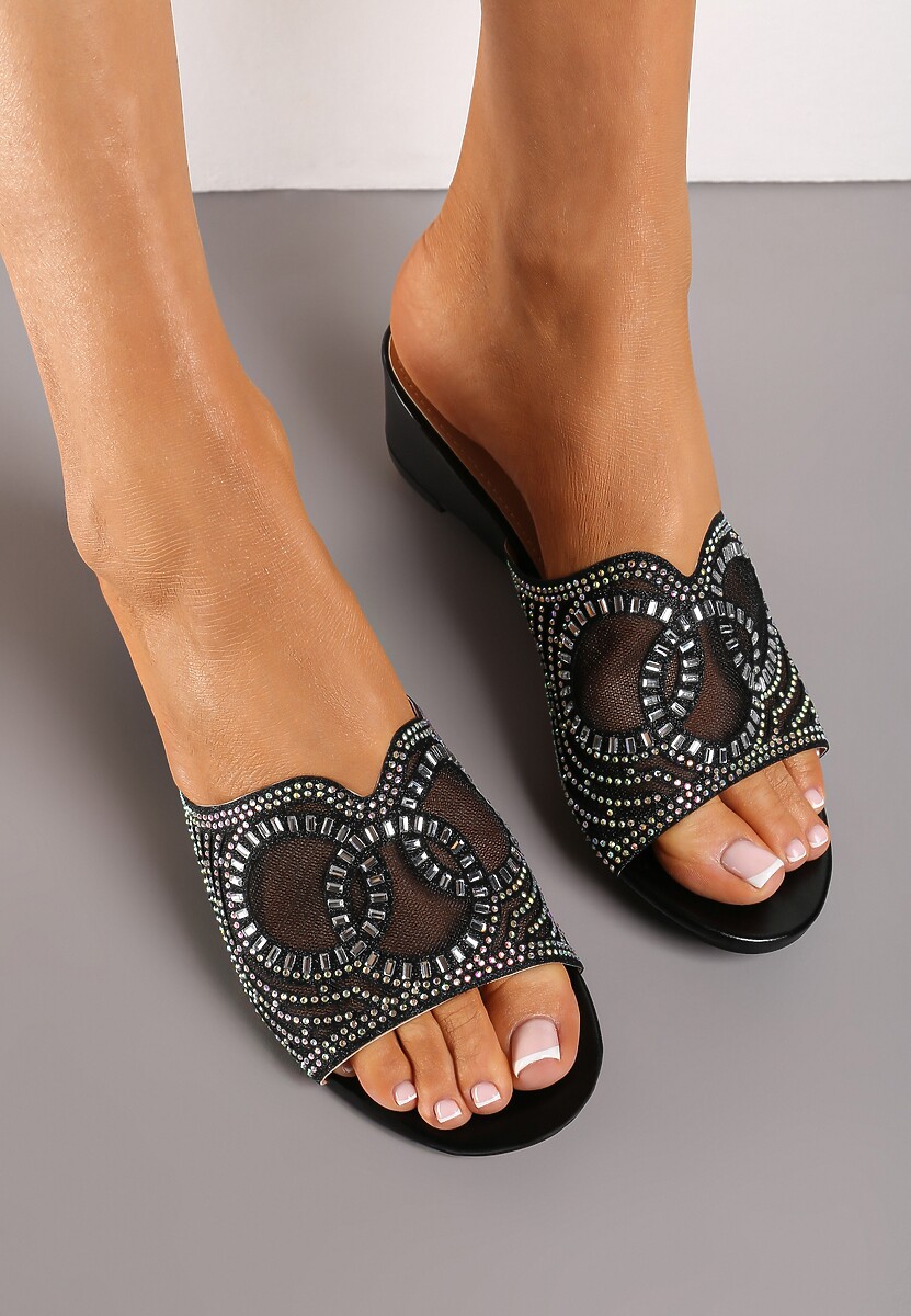 Czarne Klapki na Koturnie z Ozdobnymi Cyrkoniami Eladira