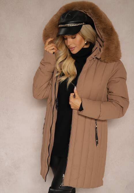 Ciemnobeżowa Pionowo Pikowana Kurtka z Kapturem z Futrzanym Wykończeniem i Wiązanym Paskiem Leozelle