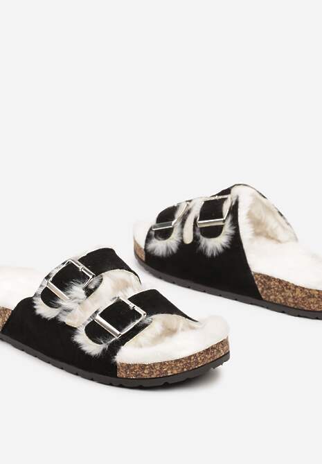 Czarne Kapcie na Płaskiej Podeszwie z Paskami i Klamrami Cialetta