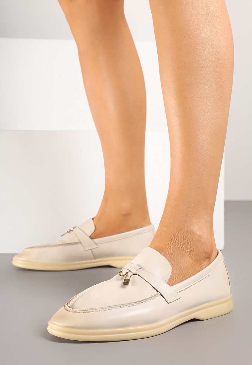 Beżowe Mokasyny Zdobione Elegancką Aplikacją ze Skórzaną Wkładką Doreme